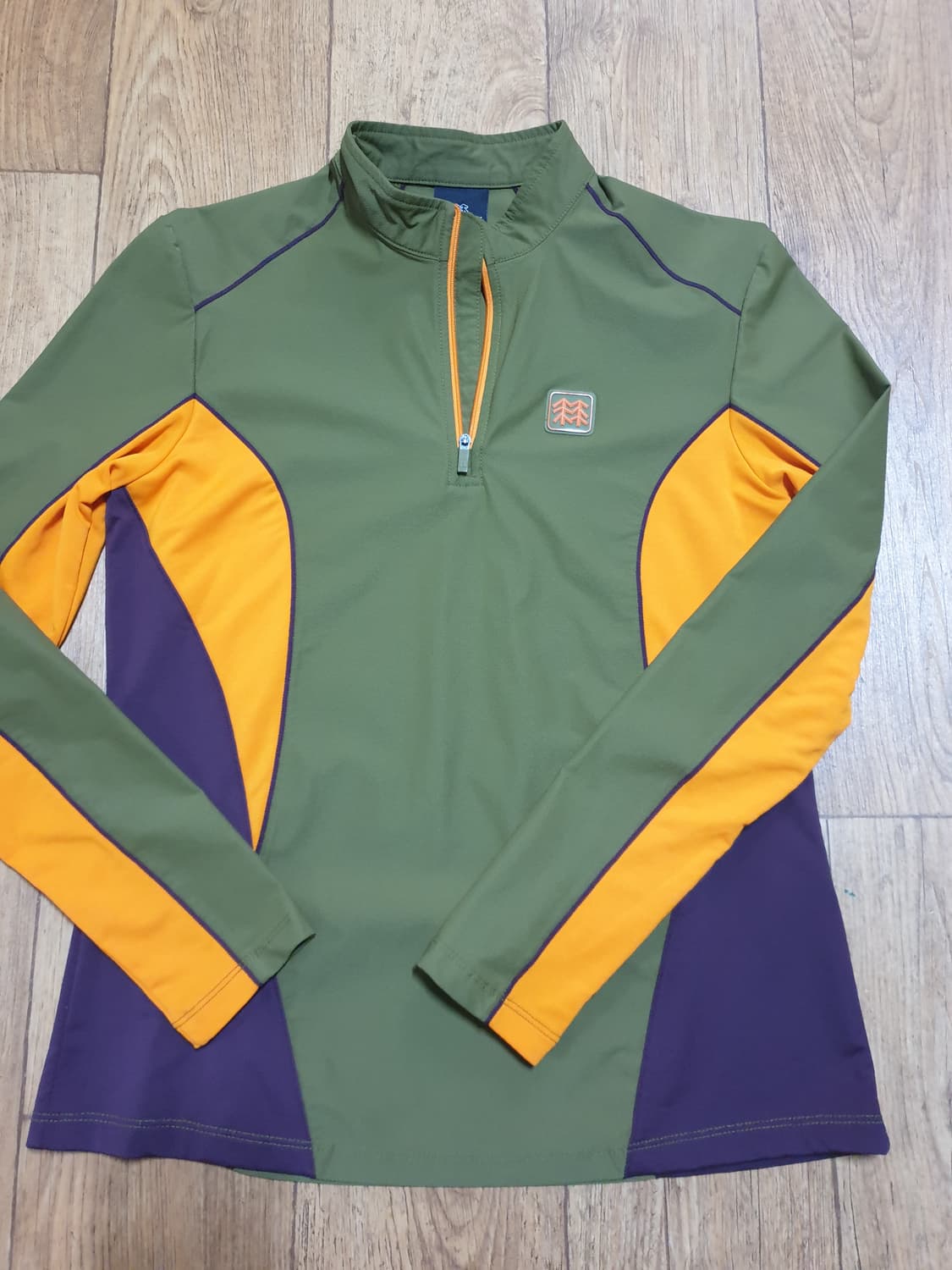 1084 코오롱 아웃도어 반집업 90 사이즈입니다 상품이미지2