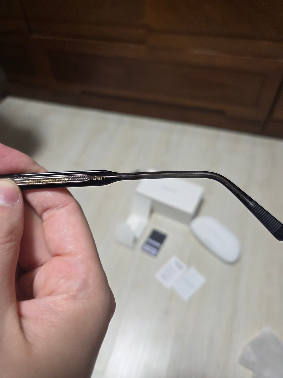 젠틀몬스터 밀란 A 블랙 안경 상품이미지7