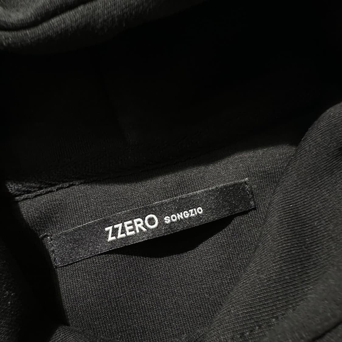 지제로 송지오 고스트 펜서 후드 롱슬리브 블랙 상품이미지5