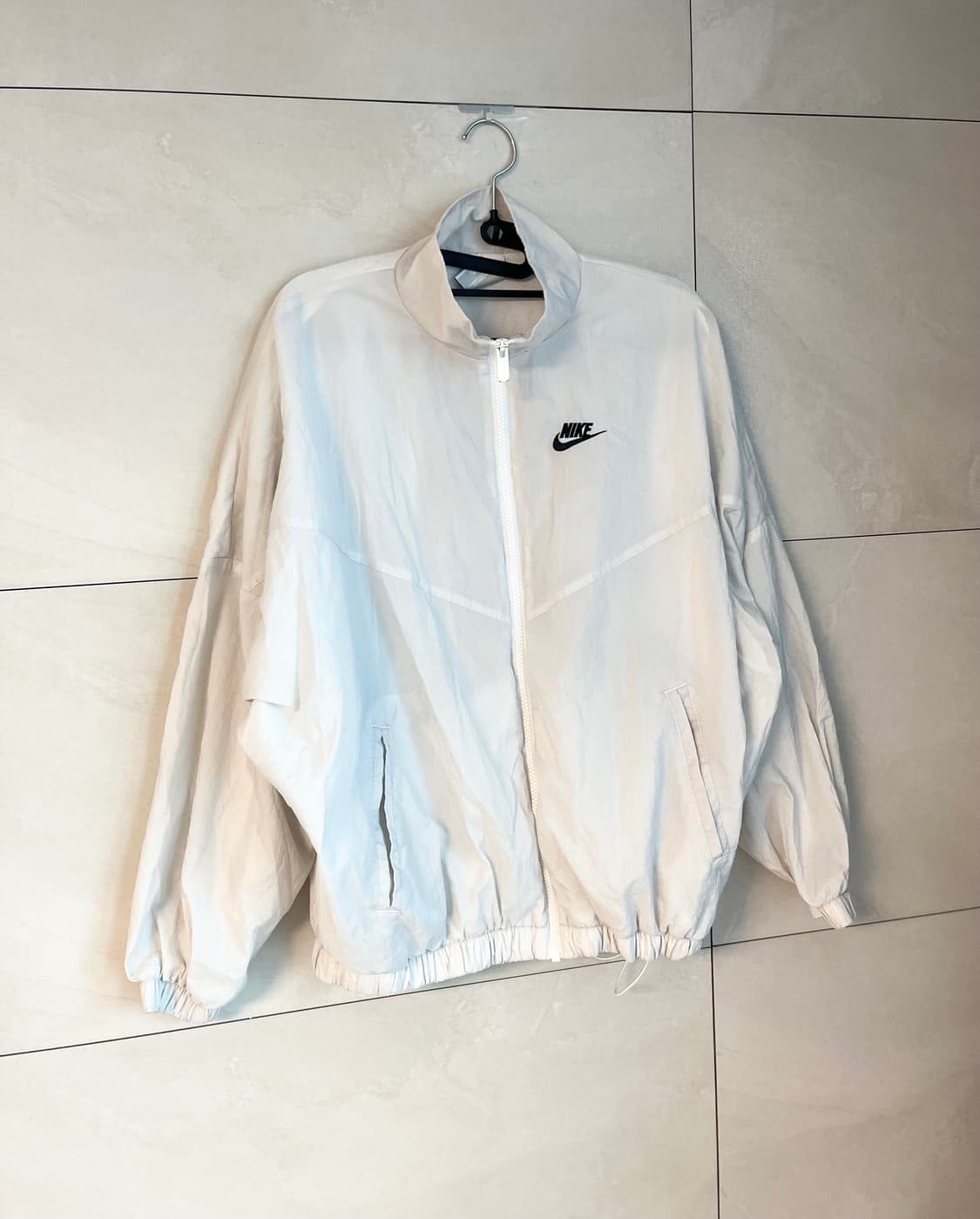 나이키 에센셜 바람막이 화이트 [S] 상품이미지3