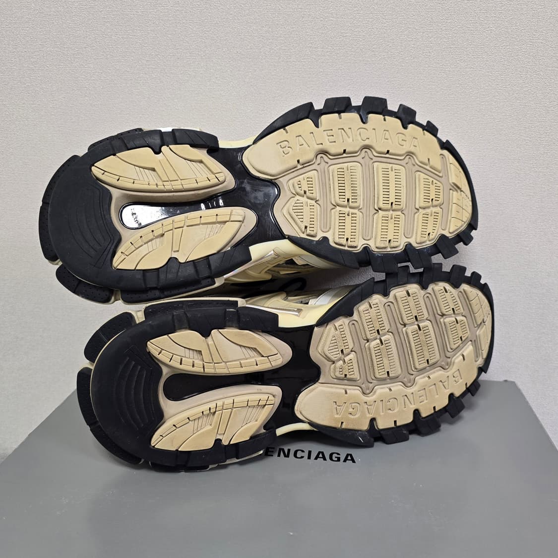 발렌시아가 트랙2 스니커즈 신발 45사이즈 290 295 판매 상품이미지7