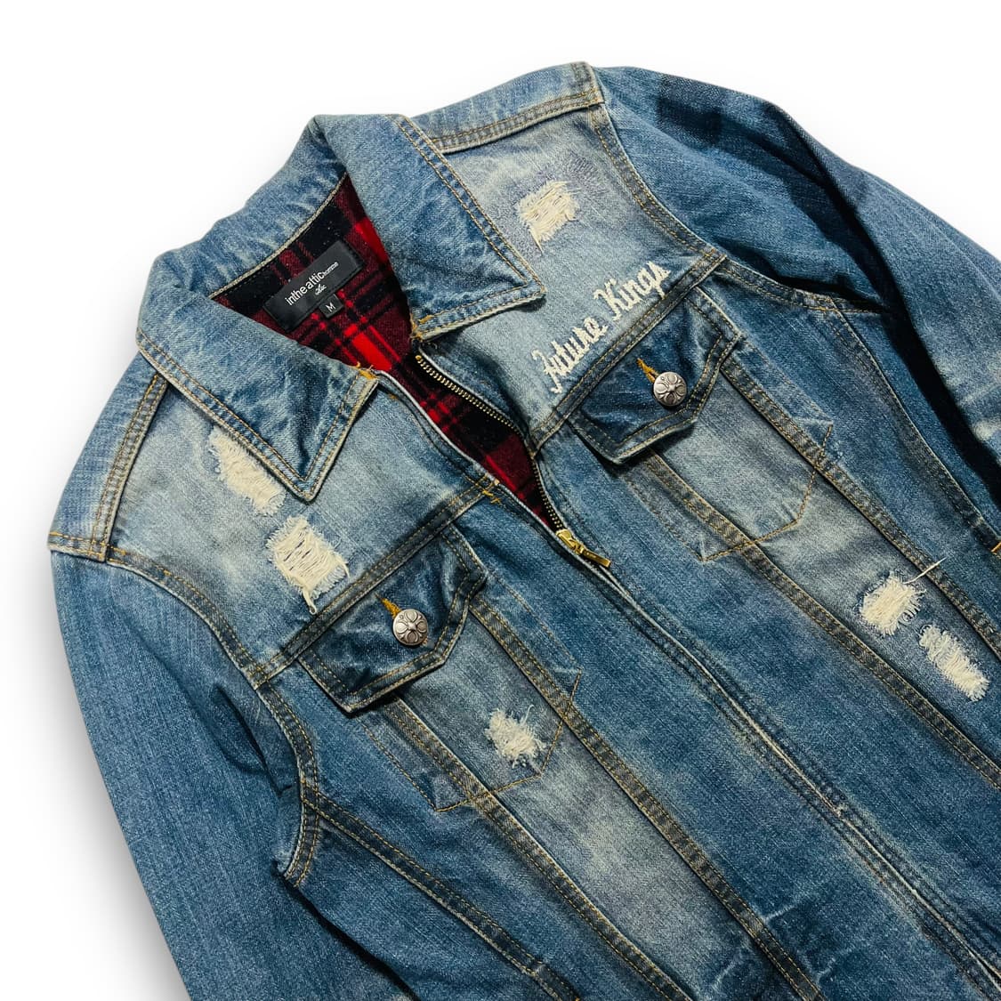 인 더 애틱 디스트로이드 워시드 크로스 음각 데님 자켓 상품이미지2