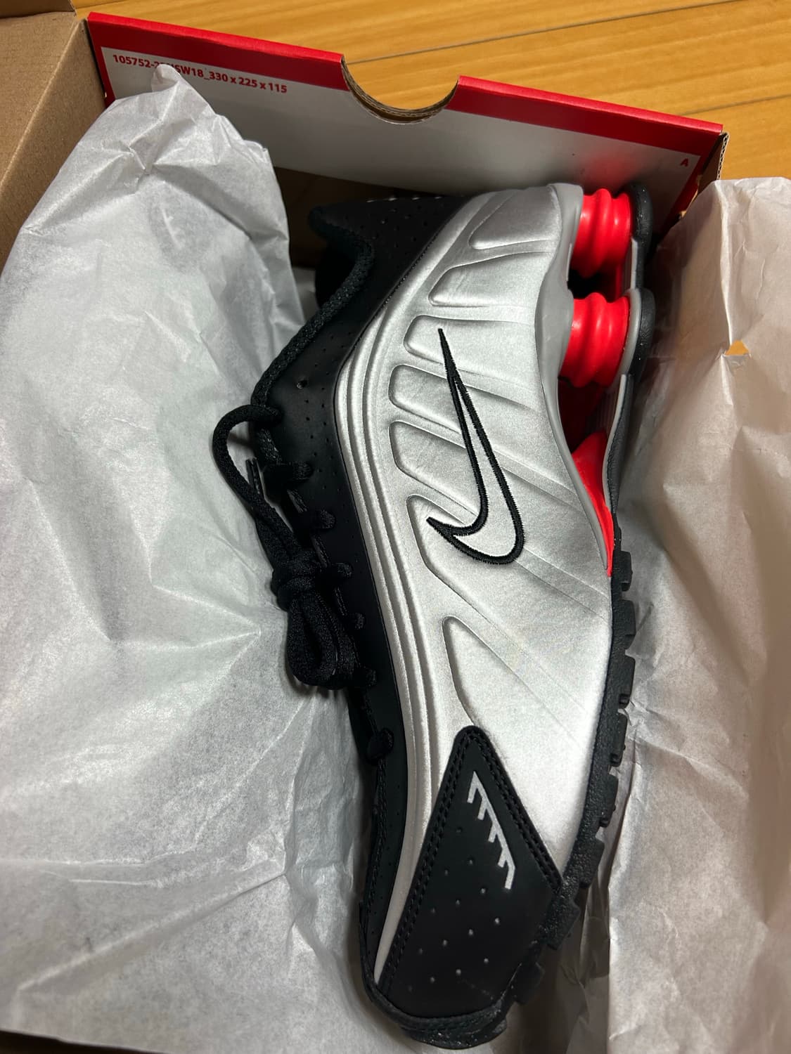 나이키 샥스 R4 메탈릭 실버 레드 상품이미지2