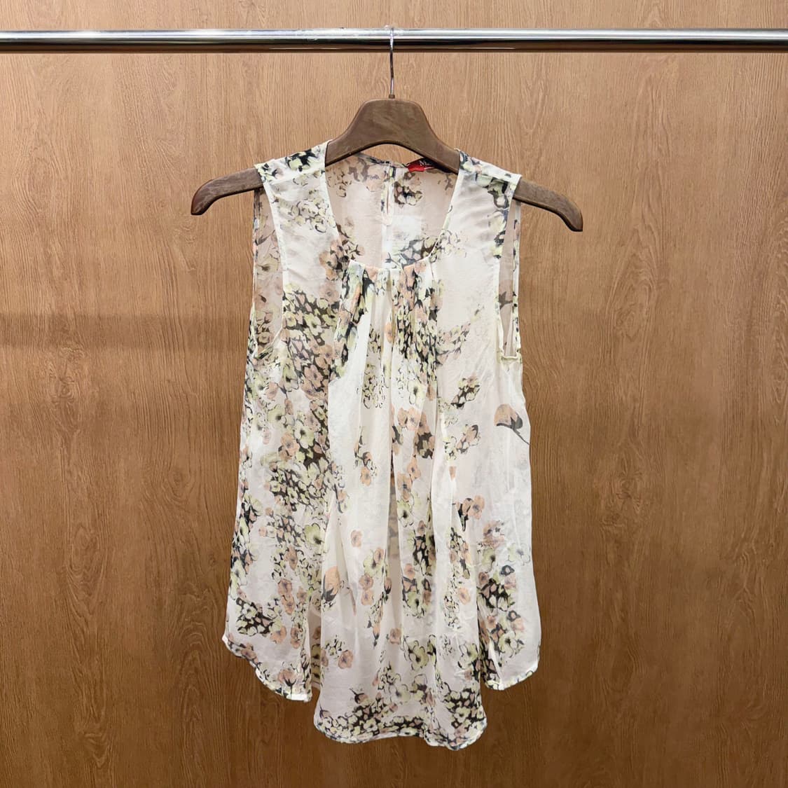 막스마라 실크 슬리브리스 블라우스 플로럴 프린팅 디테일 루즈핏 아이보리 상품이미지2