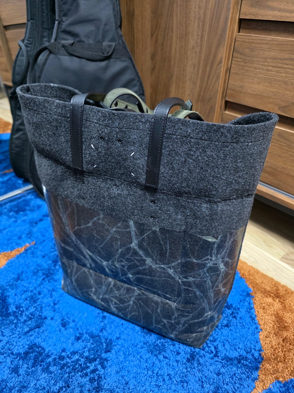 마르지엘라 펠트 웨트 토트백 상품이미지1