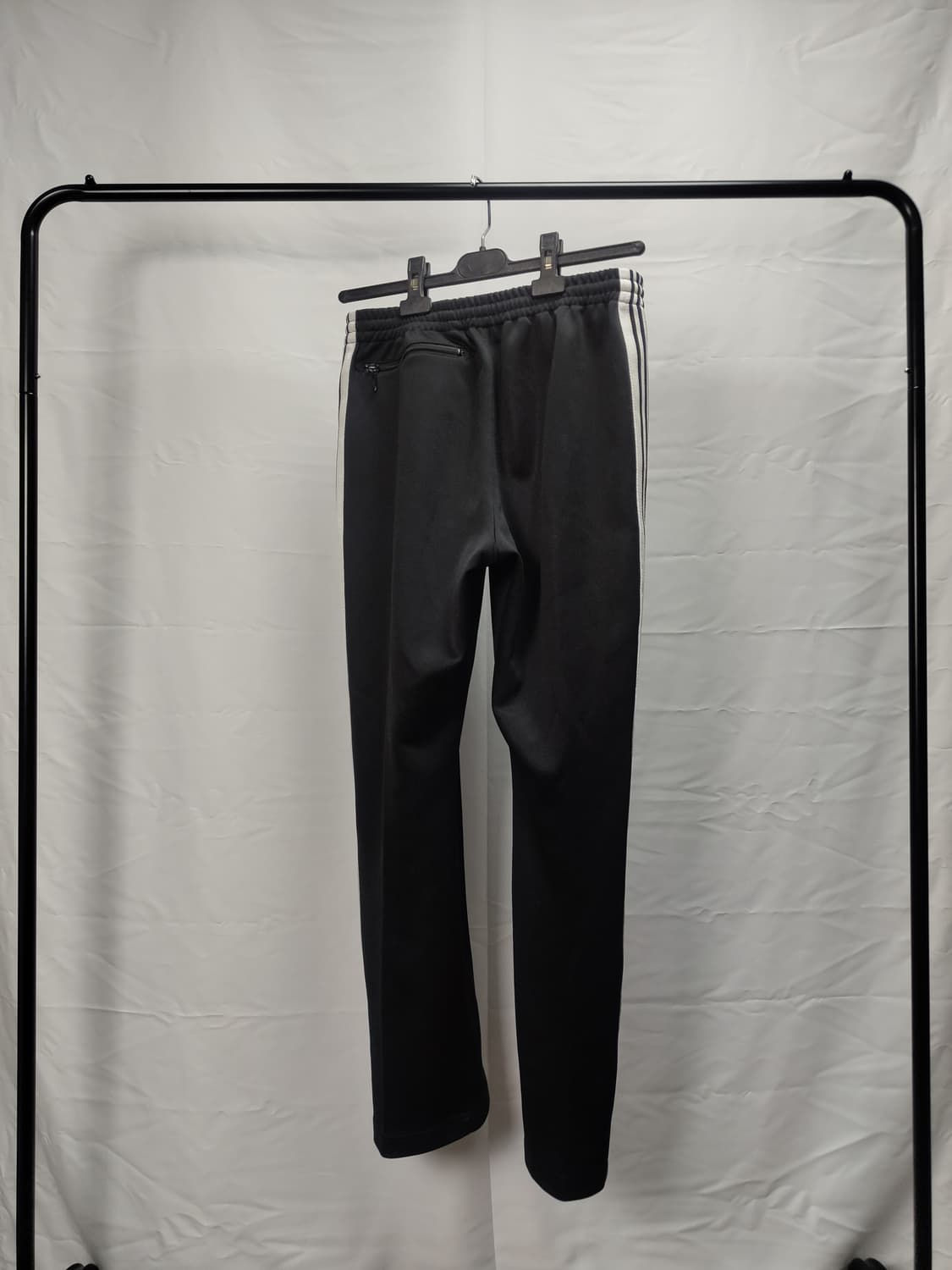 니들스 트랙팬츠 네로우핏 검흰 s사이즈 상품이미지2