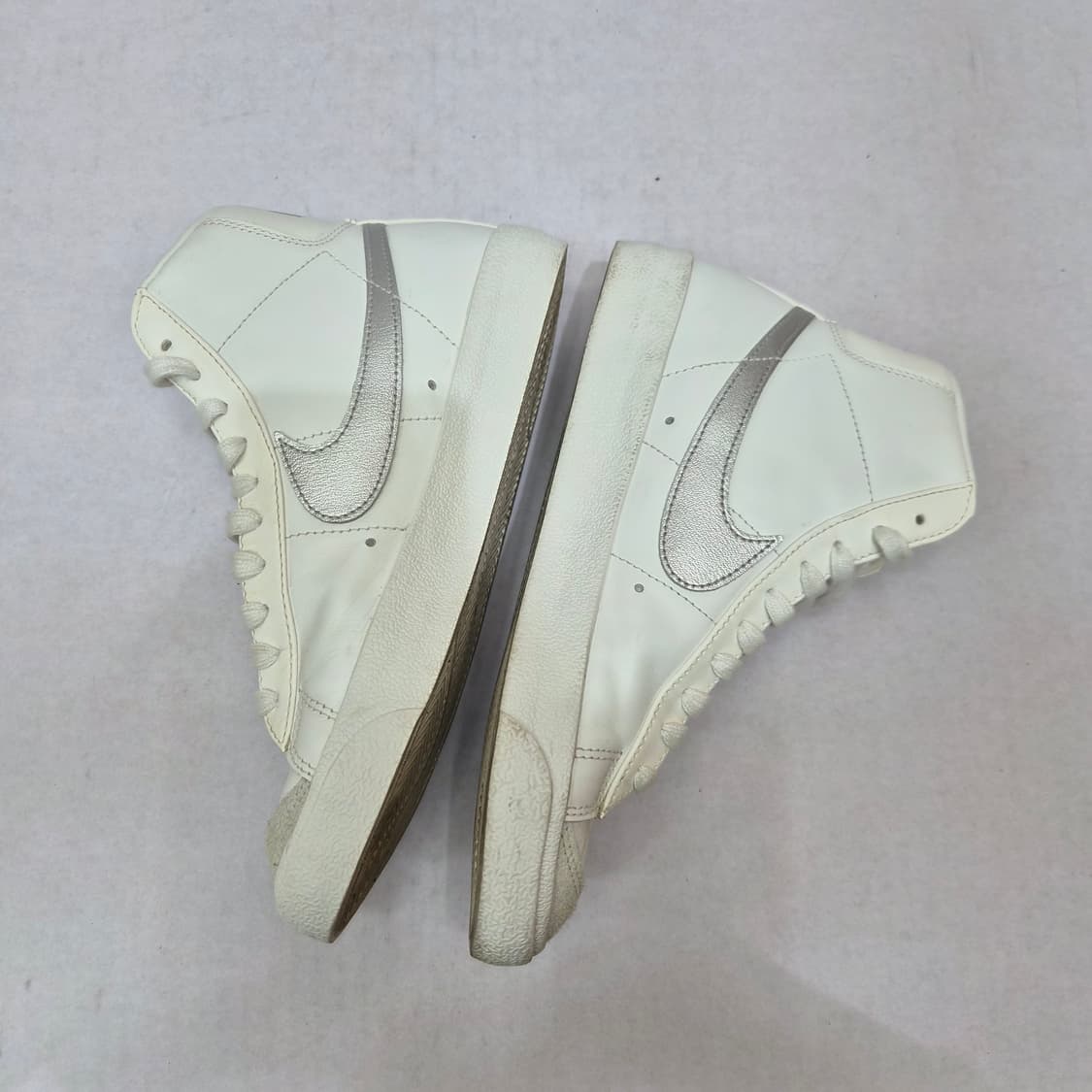 나이키 블레이저 미드 77 빈티지 화이트 실버 (250) 상품이미지4