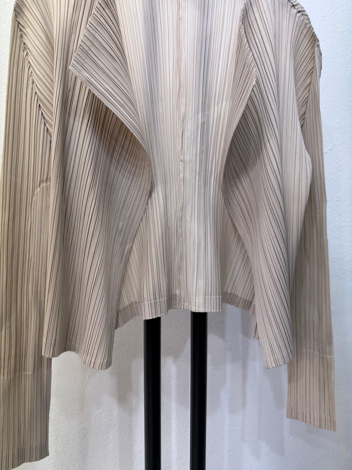 정품) 세인트존 센존 25ss 플리츠 자켓 M 상품이미지4