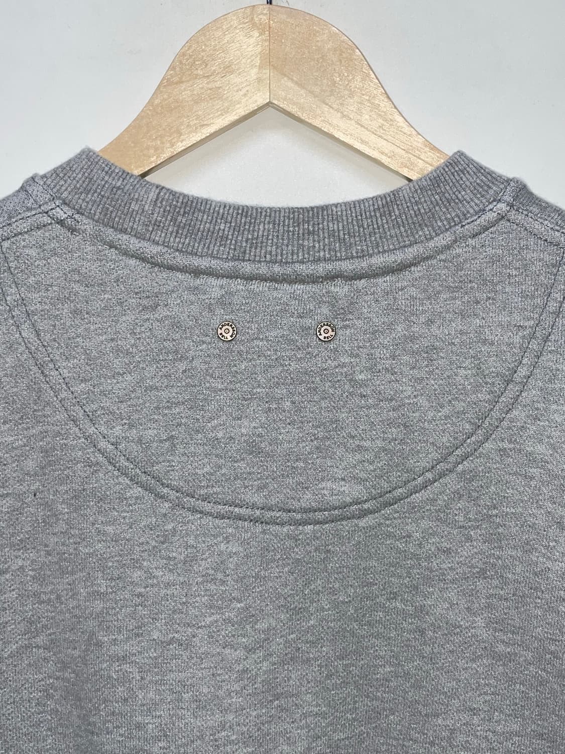 앤더슨벨 그레이 맨투맨 상품이미지5