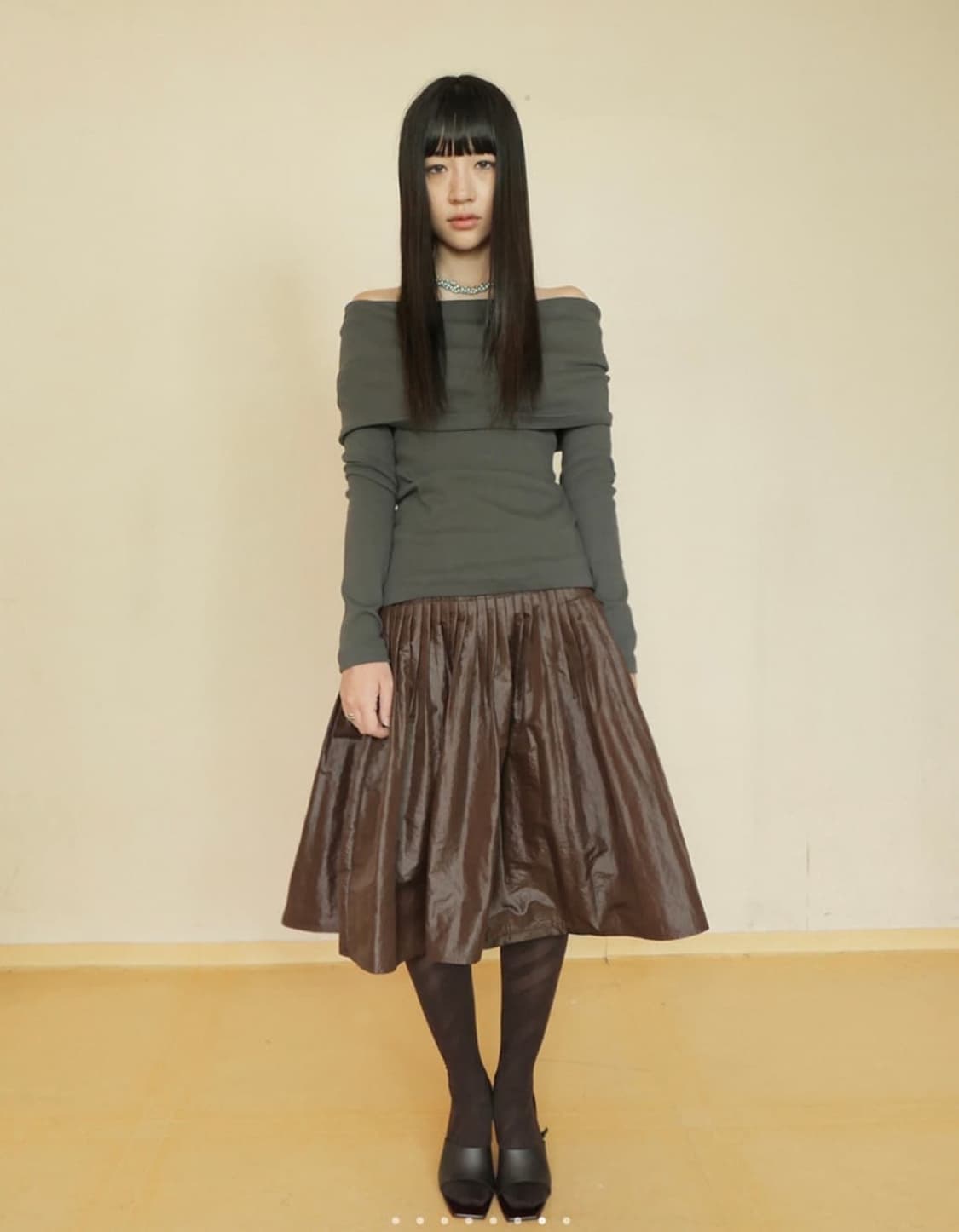 콜로신스 핀턱 미디 스커트 M 상품이미지3