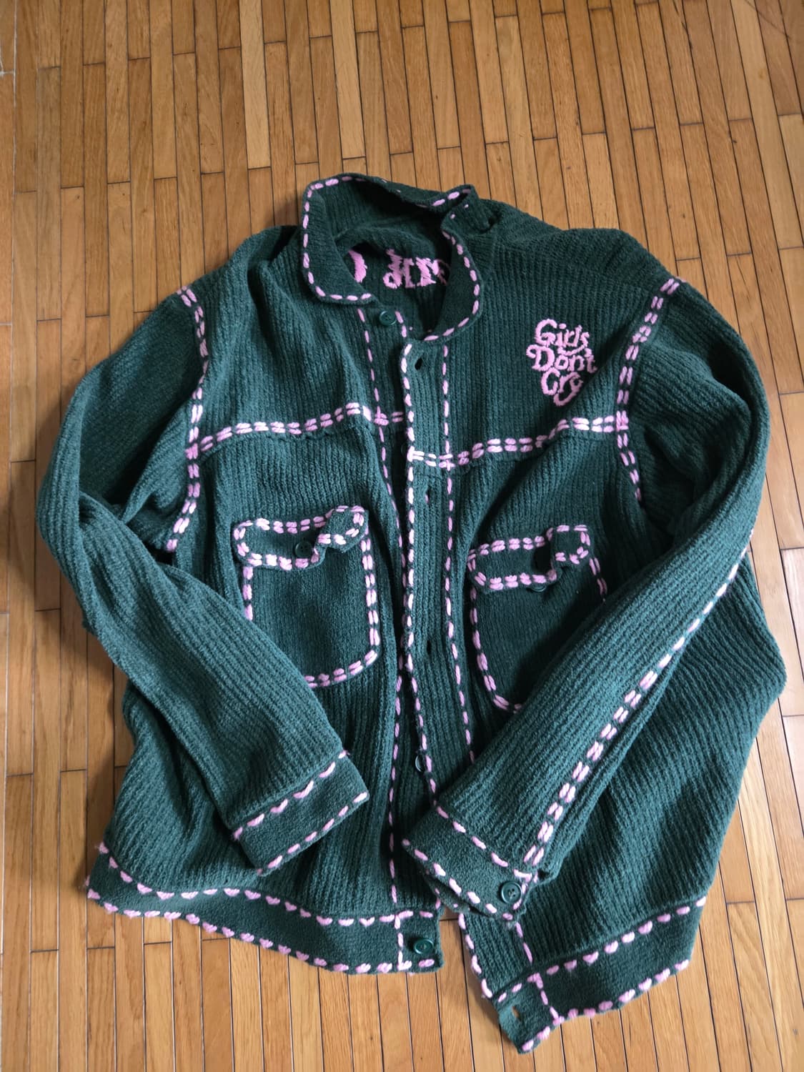 베르디 x 핀거림 가디건 팝니다 상품이미지1