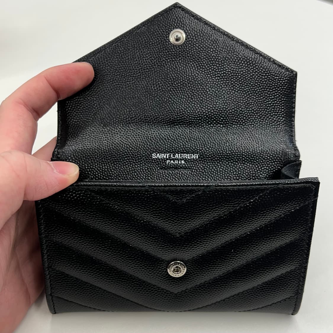 입생로랑 마틀라세 엔벨로프 지갑 상품이미지4