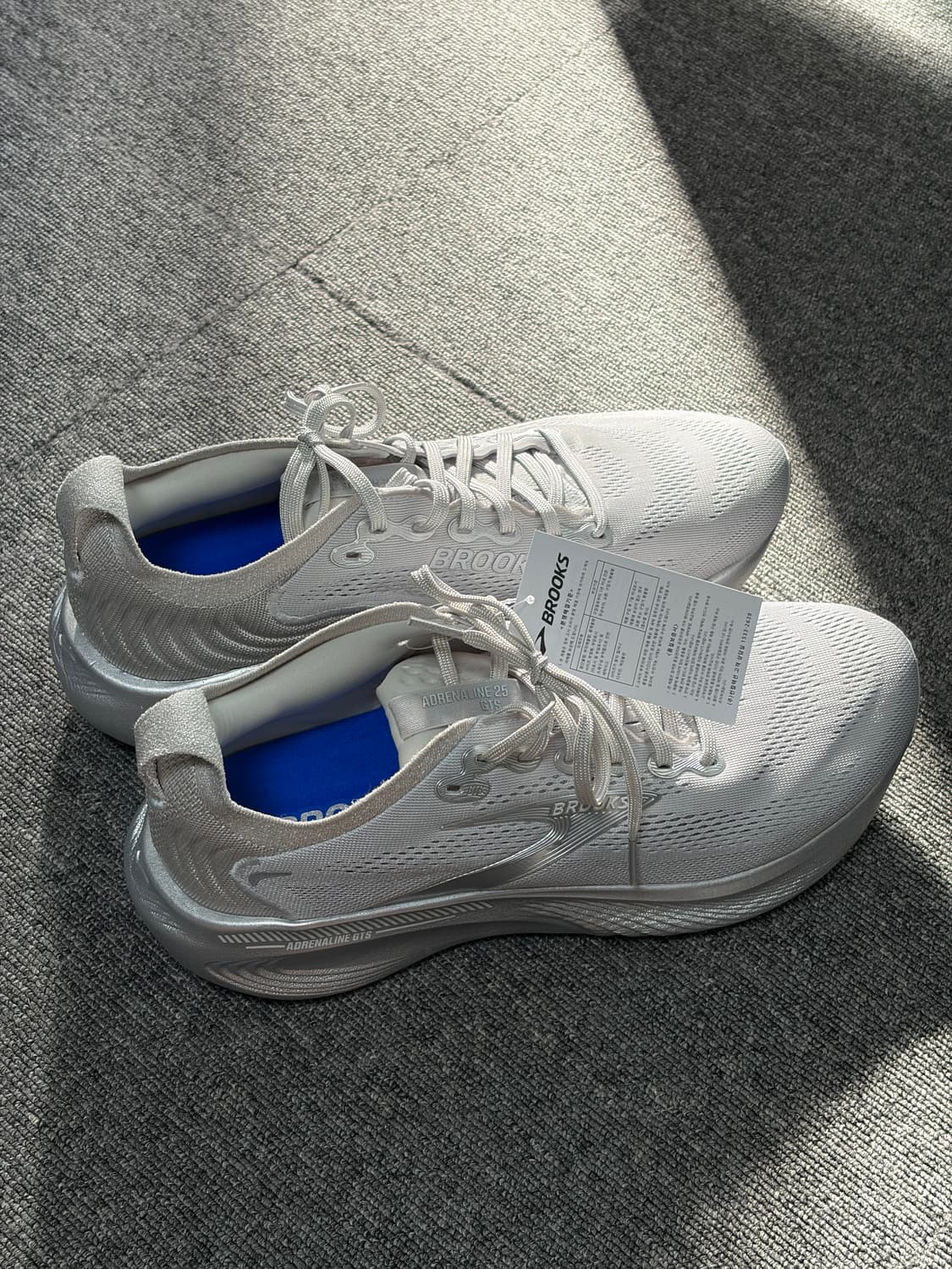브룩스 아드레날린 GTS 25 미디움 실버 285 안정화 상품이미지1