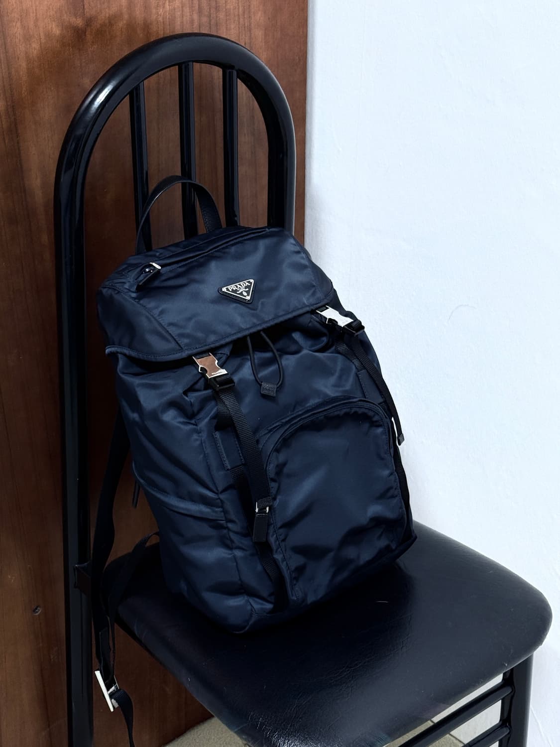 프라다 리나일론 사피아노 백팩 네이비 상품이미지9