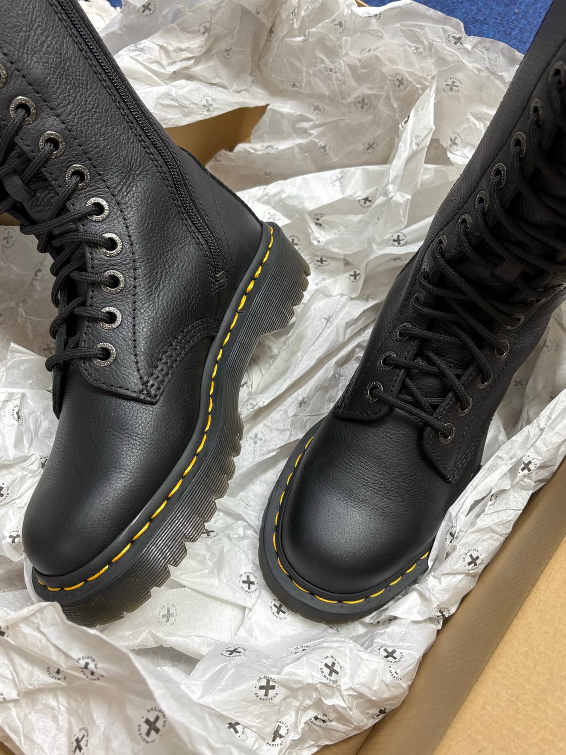 닥터마틴 1b60 벡스 240 245 250 EU38 20홀 상품이미지4