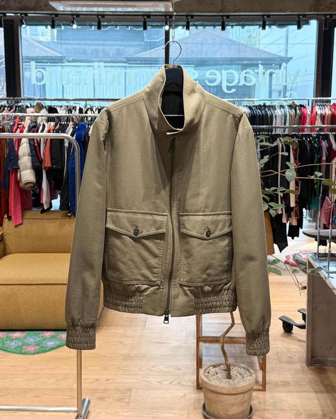 아미 카키 코튼 혼방 바라쿠타 봄버 자켓 상품이미지1