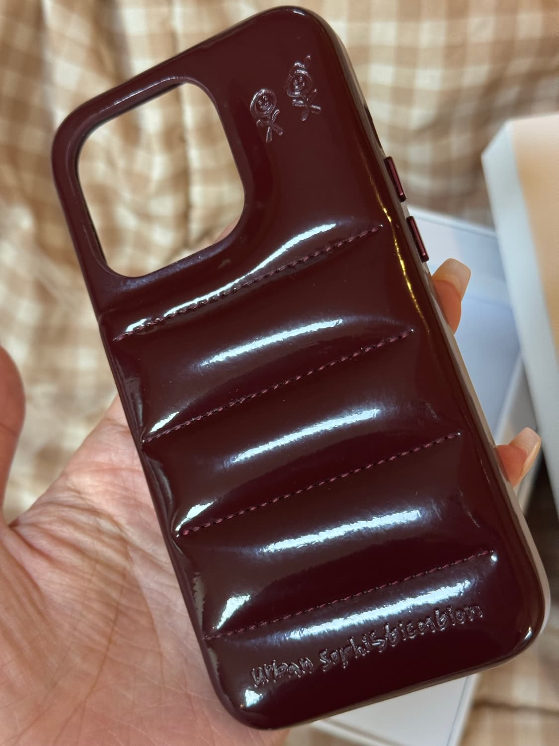 어반소피스티케이션 다크체리 아이폰 15pro 상품이미지2