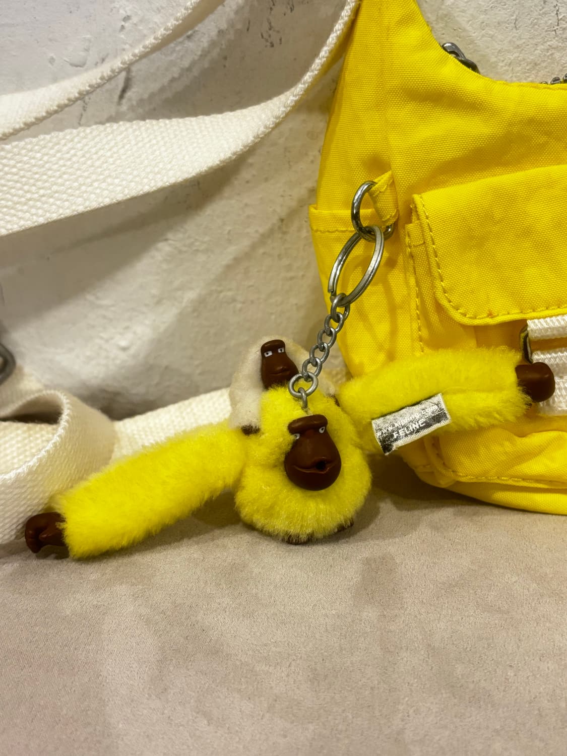 키플링 초미니 크로스백/아기 업은 고릴라 키링 상품이미지3