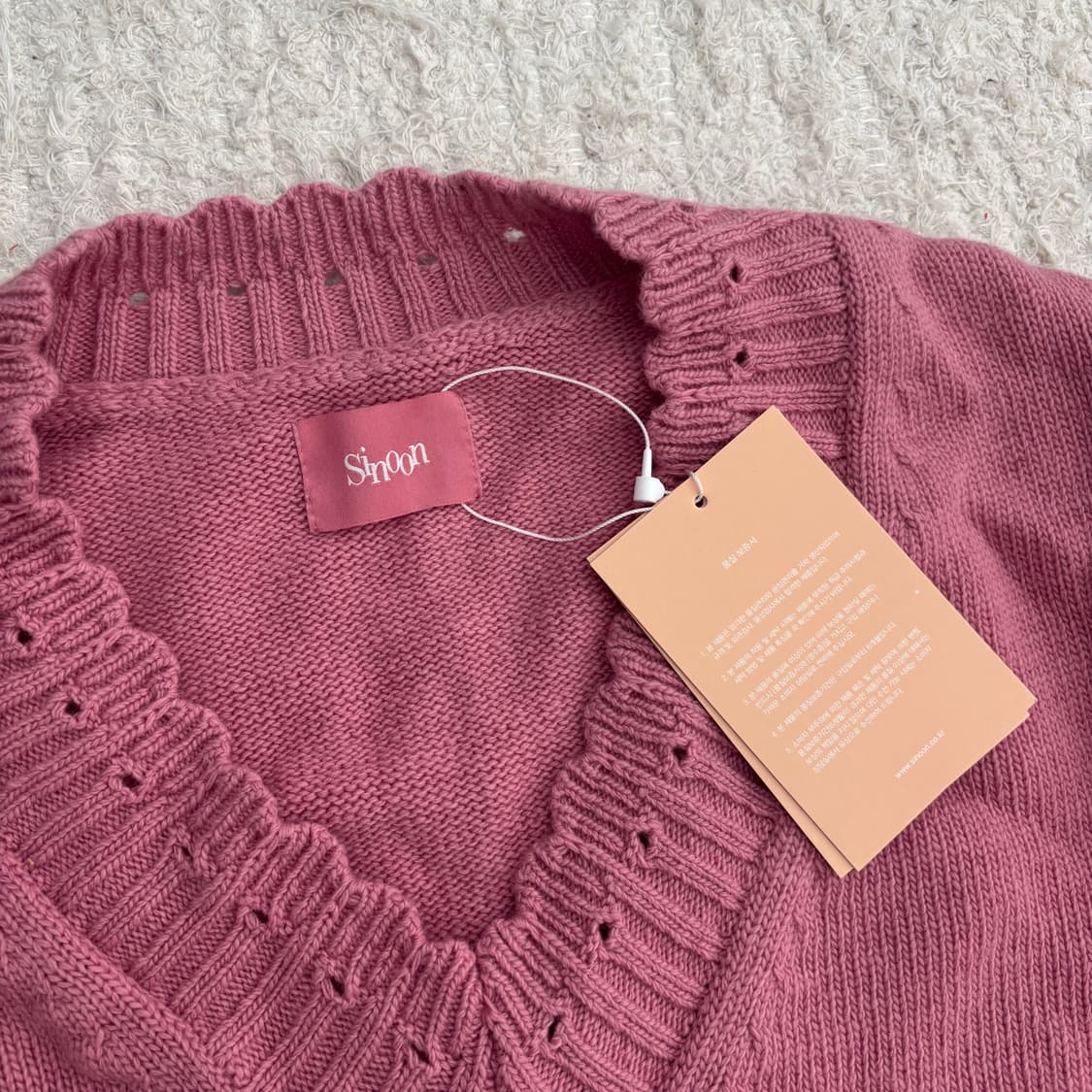 Sinoon 시눈 스칼롭 브이넥 풀오버 니트 상품이미지2