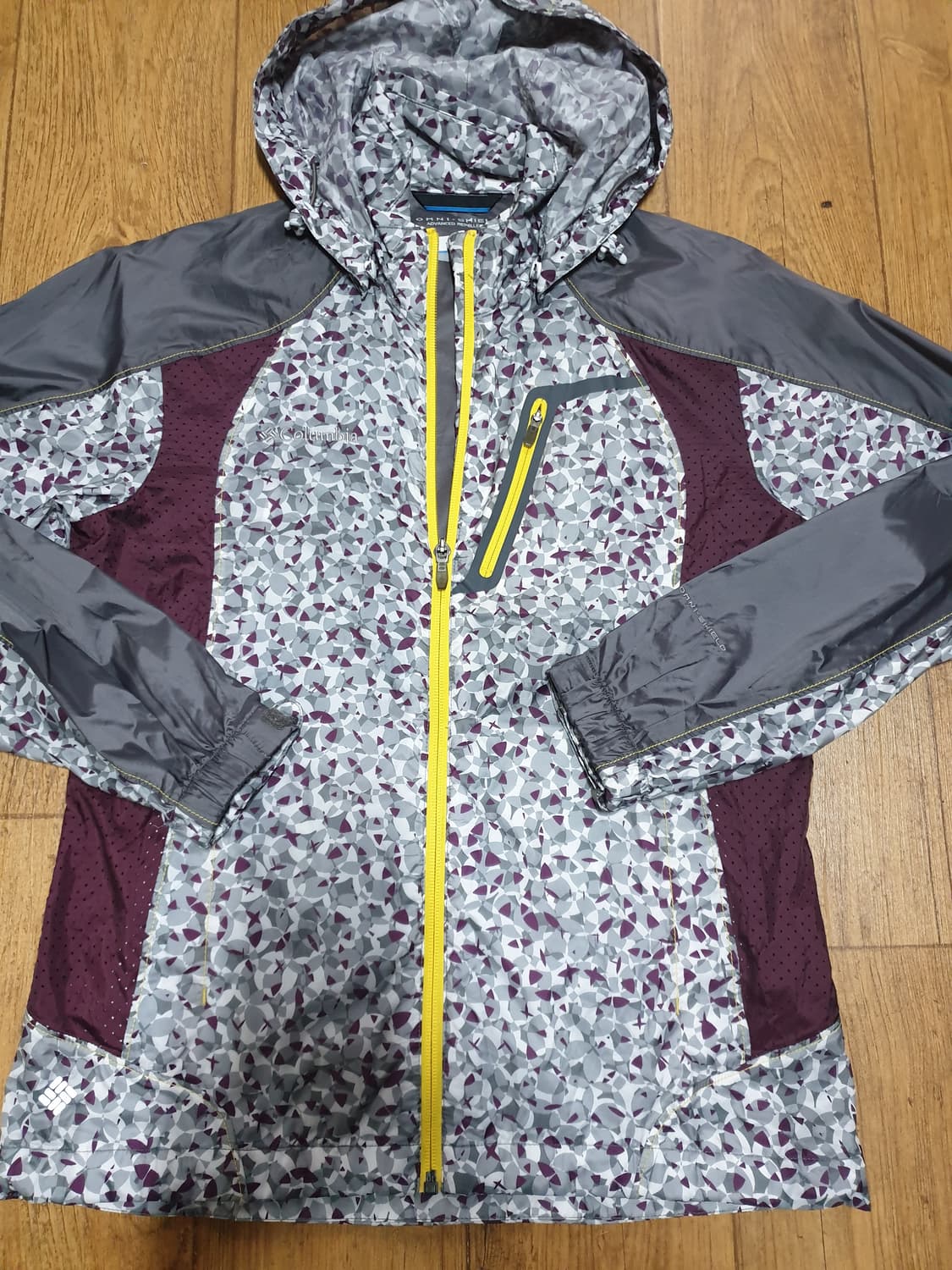 1019 컬럼비아 옴니쉴드 바람막이 90~95 사이즈입니다 상품이미지2