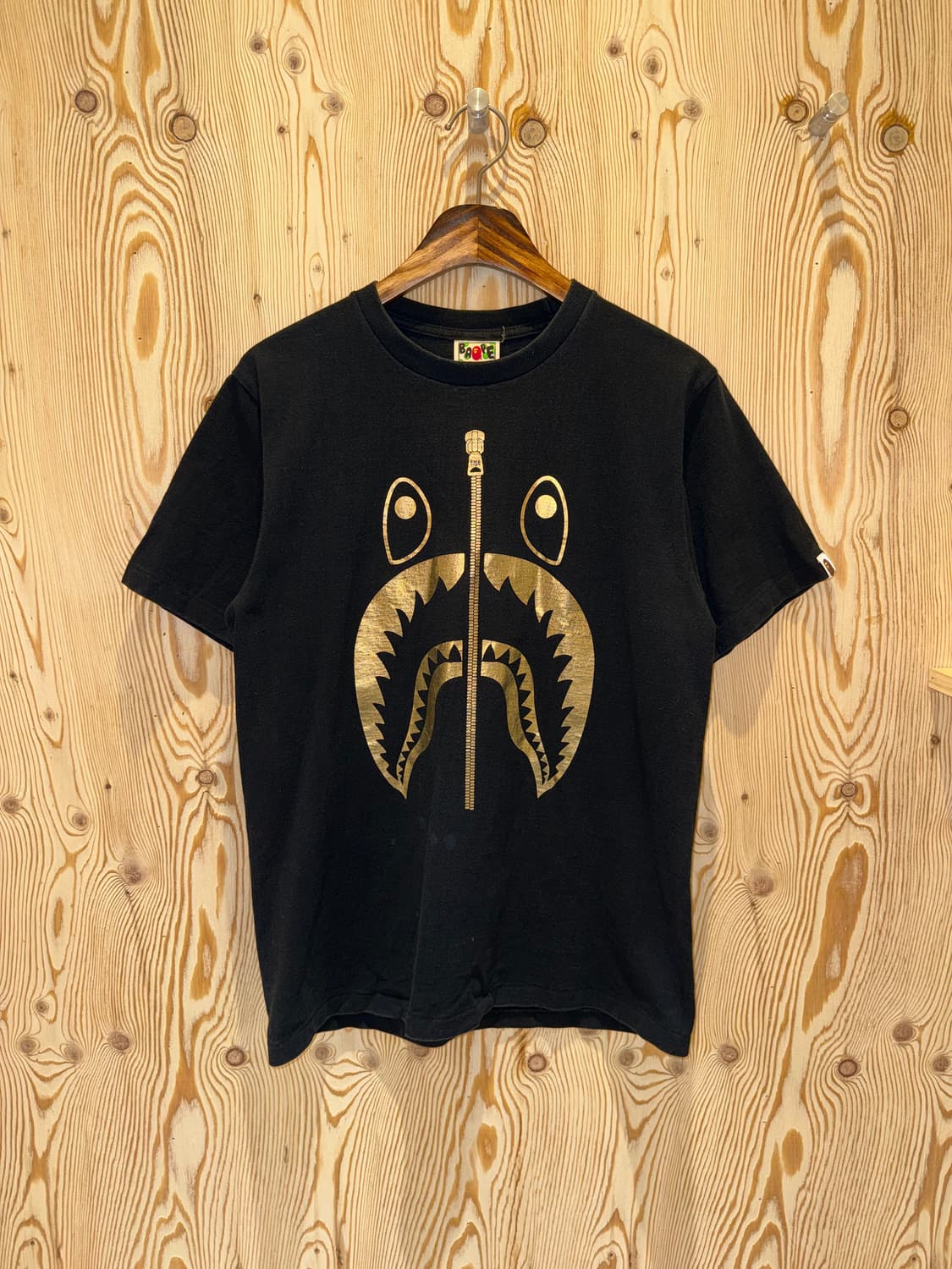 베이프 골드 샤크 프린팅 반팔 티셔츠 상품이미지1