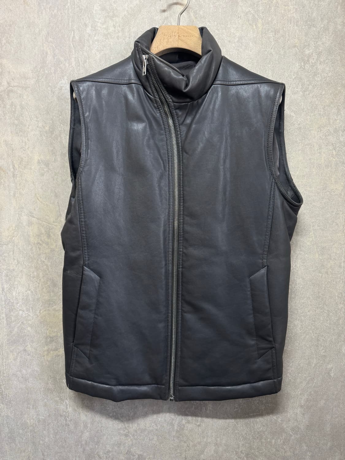 50 / Rick Owens 릭오웬스 레더 패딩 베스트 상품이미지1