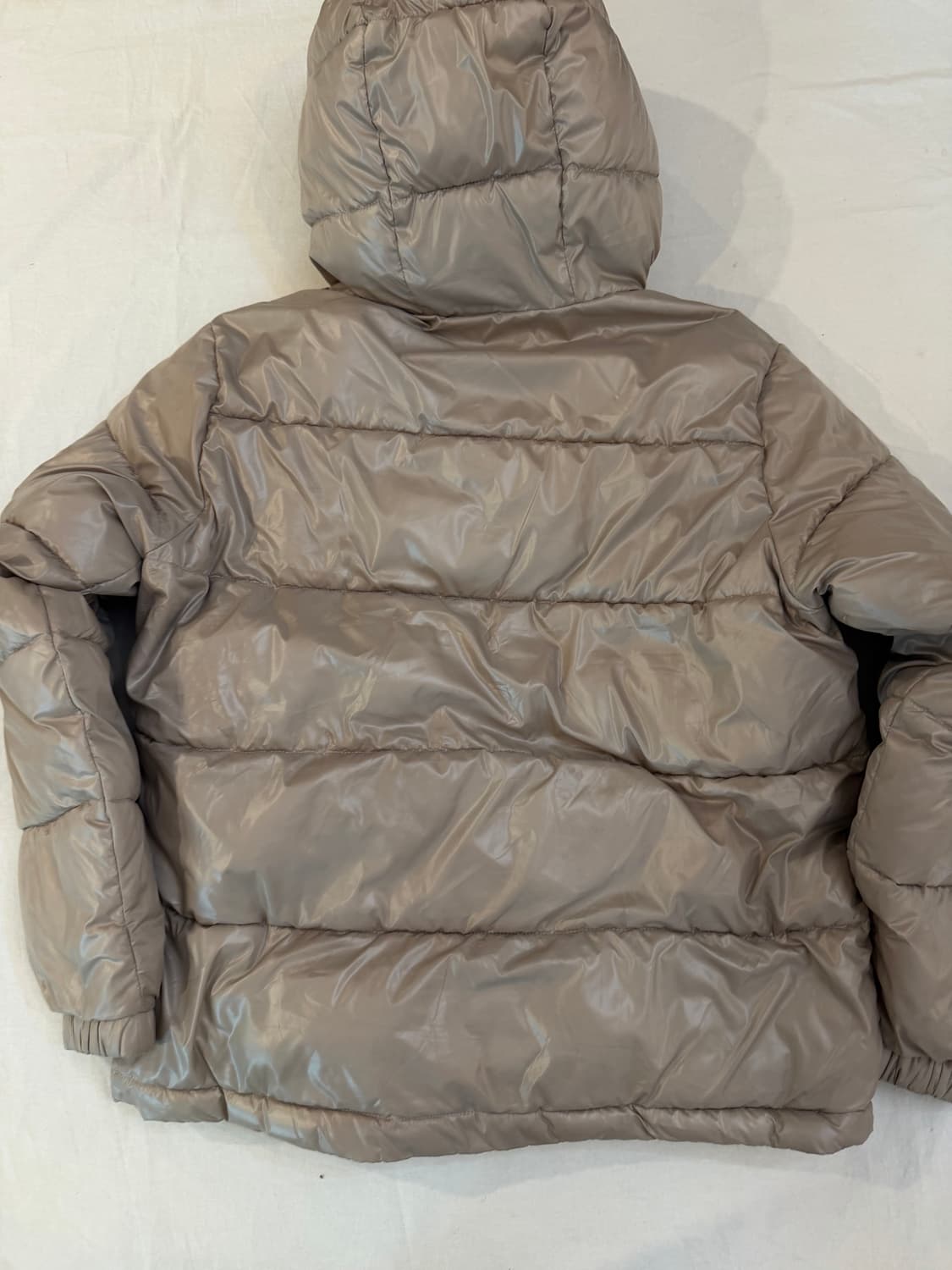 몽벨 글로시 고프코어 경량패딩 베이지 상품이미지3