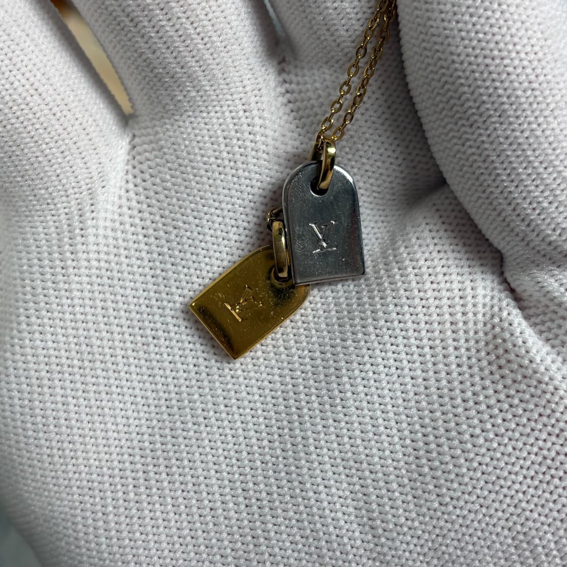 루이비통 나노그램 목걸이 풀구성품 상품이미지3