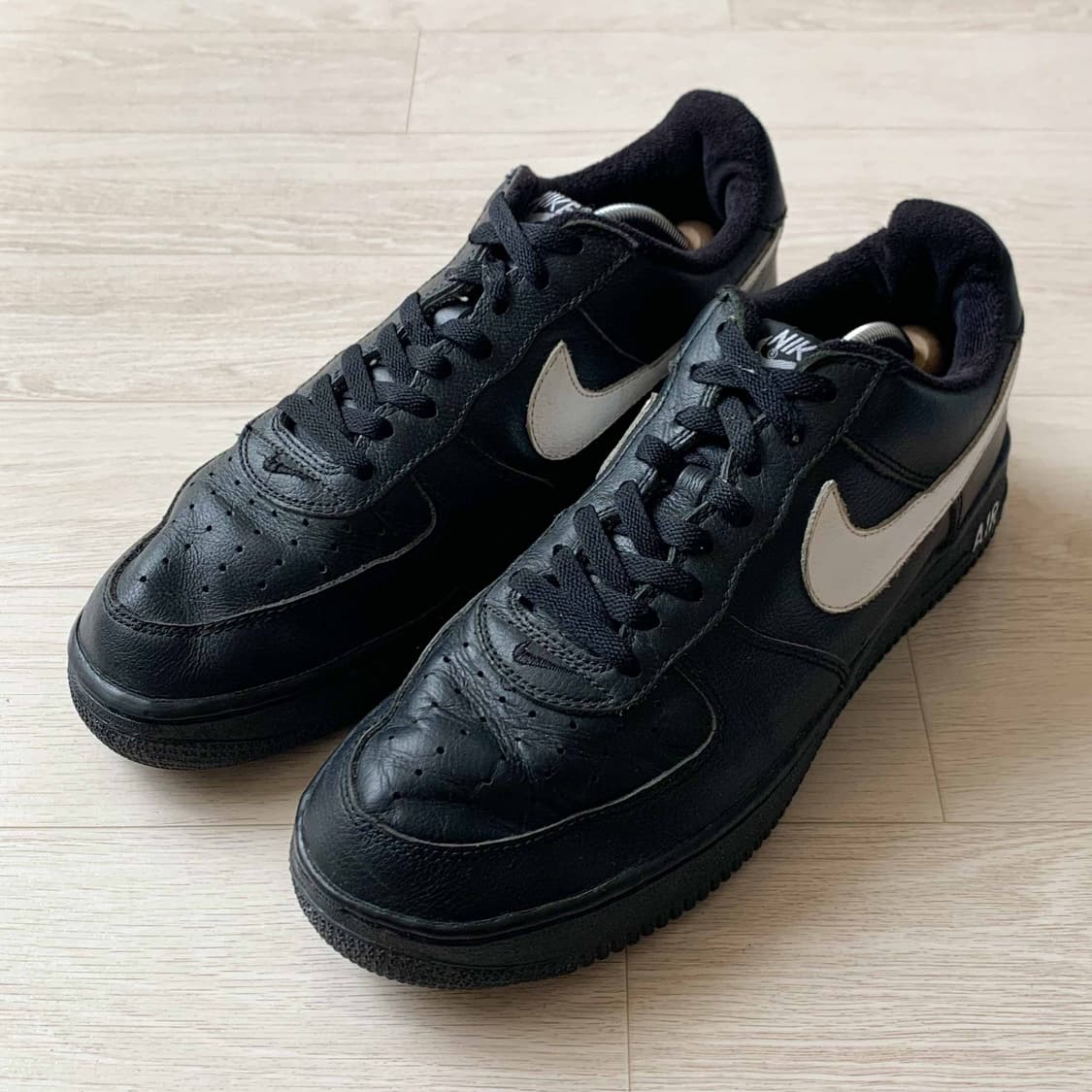 나이키 에어포스1 로우 검흰 상품이미지3