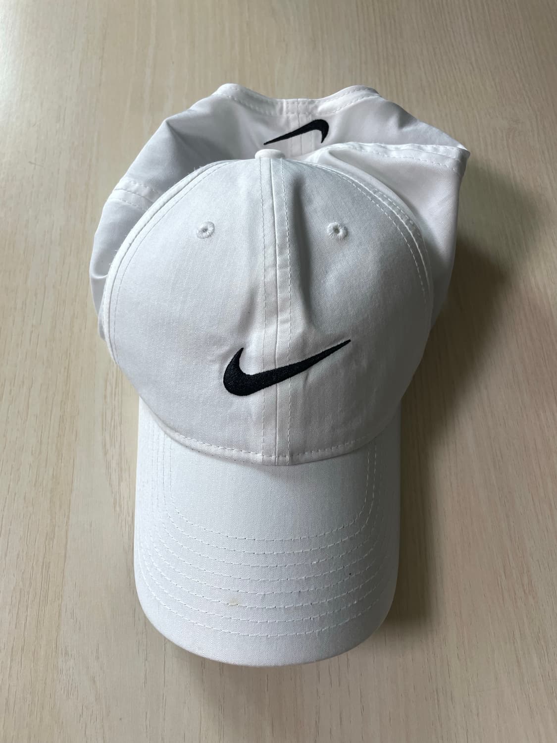 [F]나이키 화이트 볼캡 상품이미지1