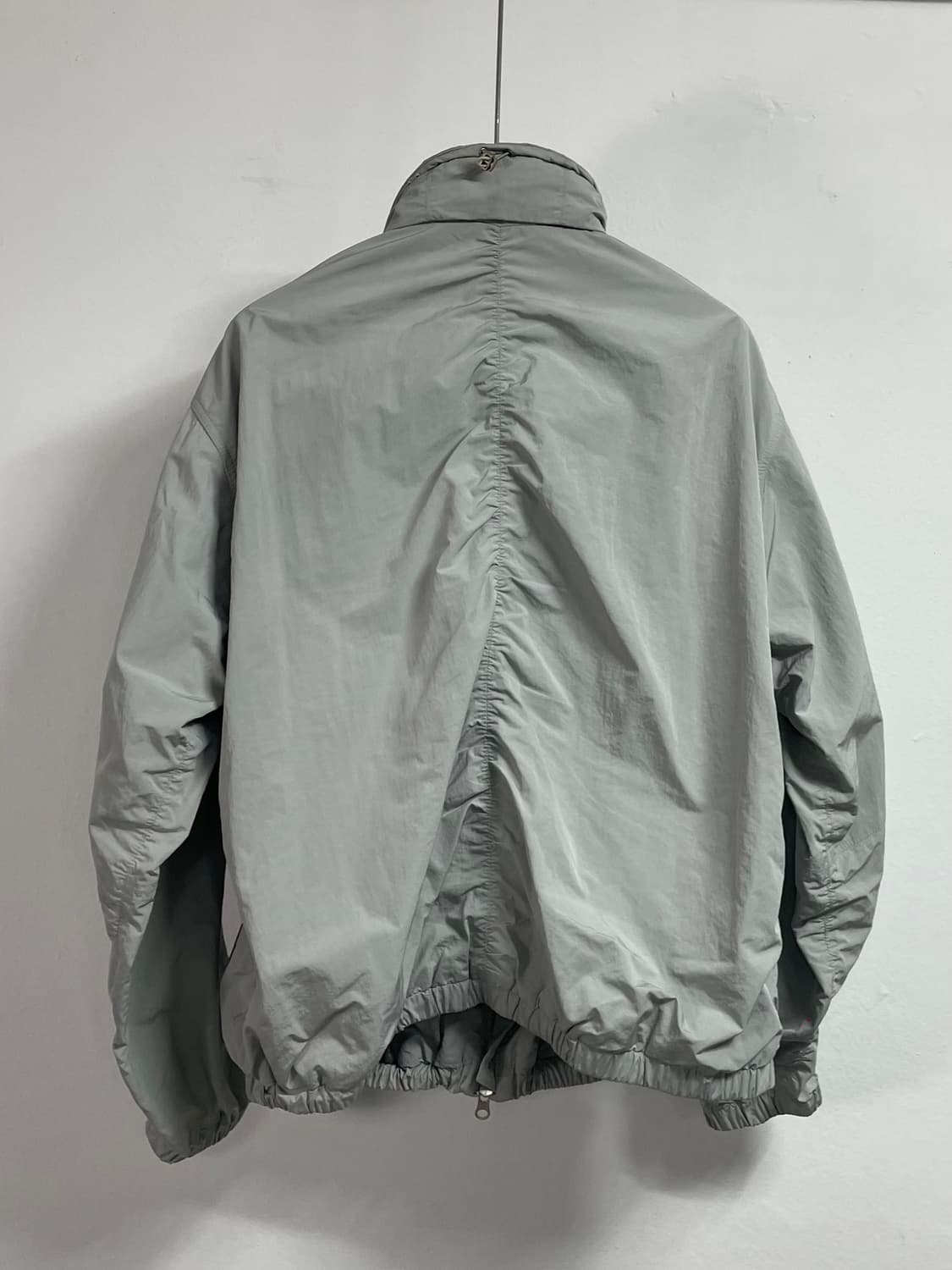 쿠어 나일론 라이트그레이 셔링 바람막이 (on.446) 상품이미지3