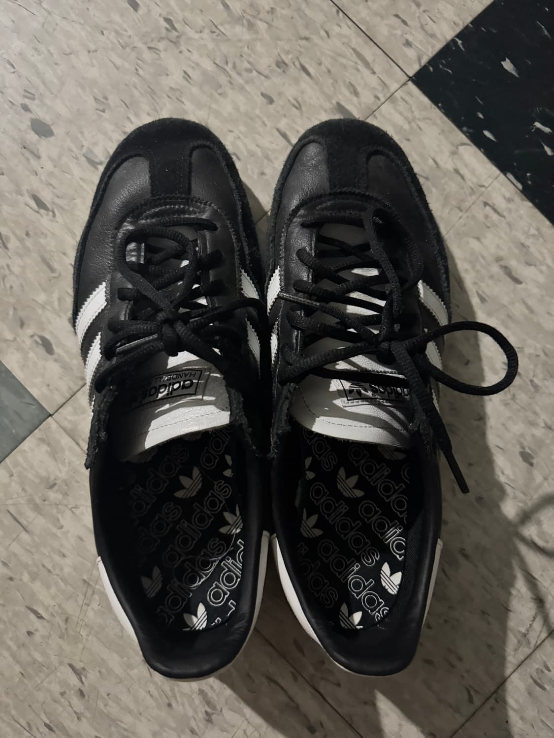 아디디스 스페지알레 핸드볼 코어 블랙 화이트 상품이미지1