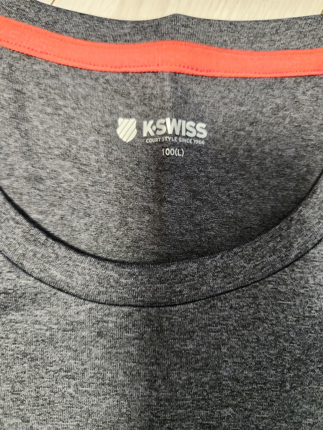 새상품)케이스위스 Q-XDRY 기능성 반팔티 사이즈L

오염 하자없이 깨 상품이미지3