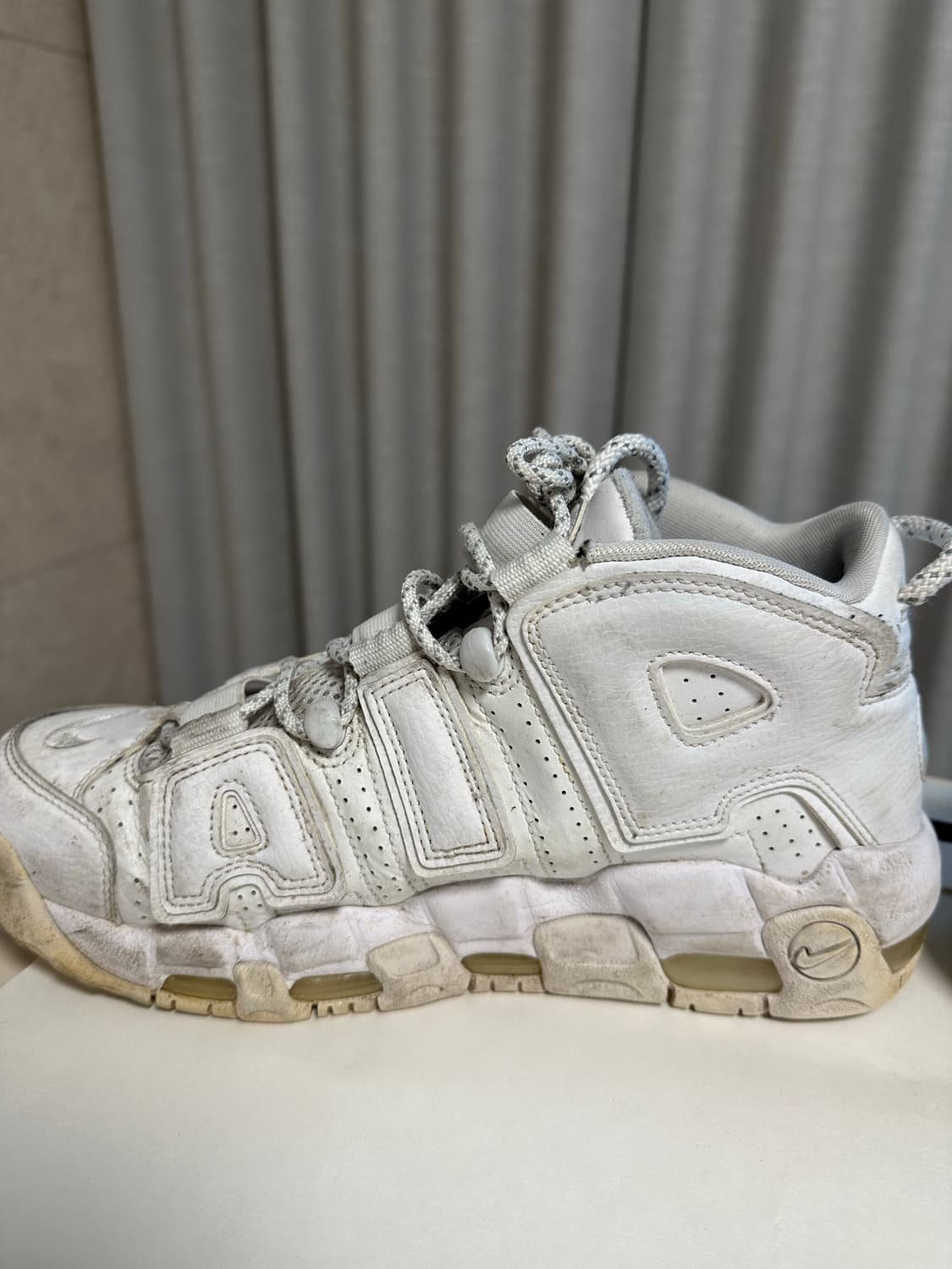 나이키 업템포 트리플 화이트 260 상품이미지7