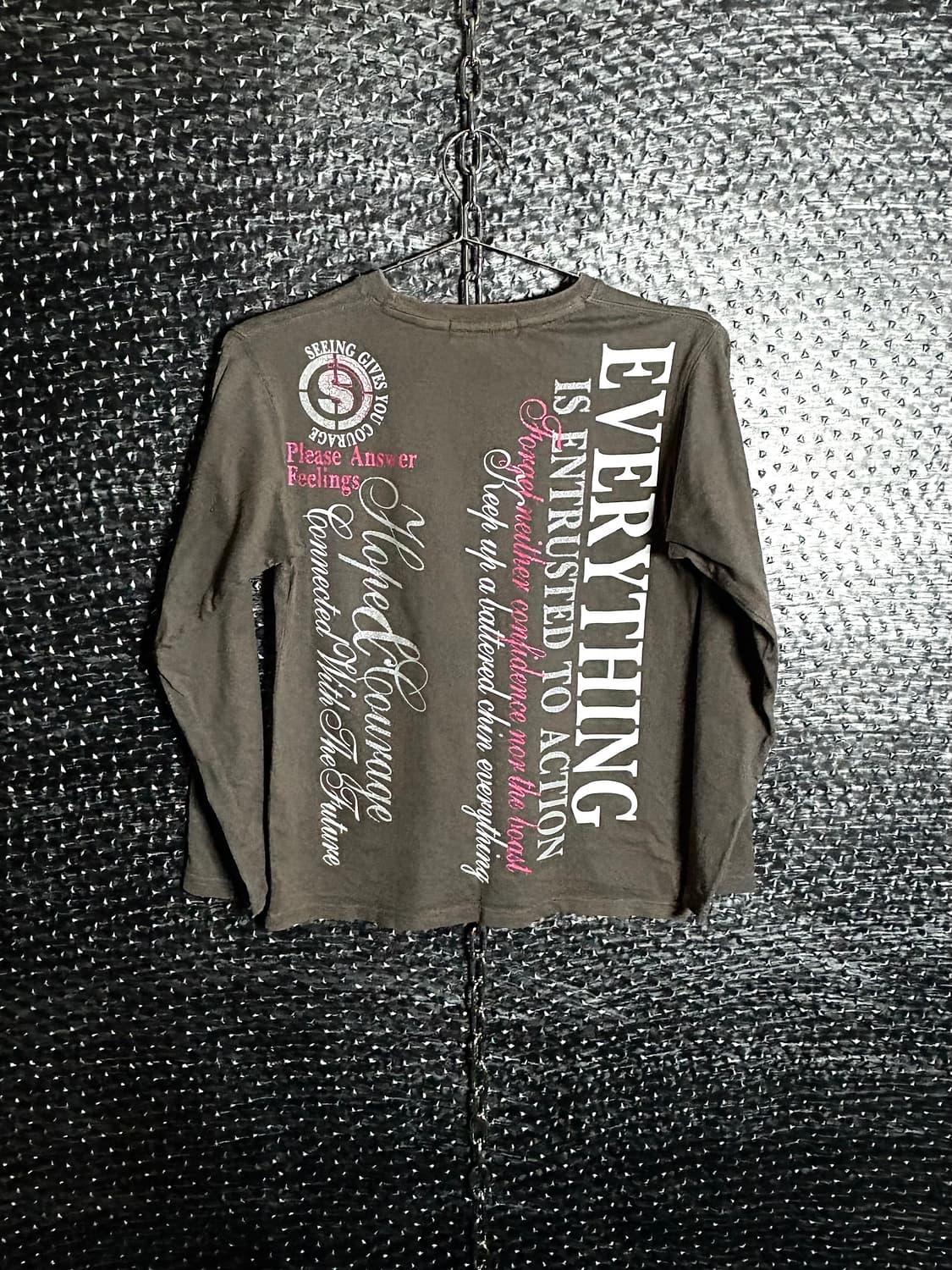 Collins 레터링 브이넥 티셔츠 상품이미지2