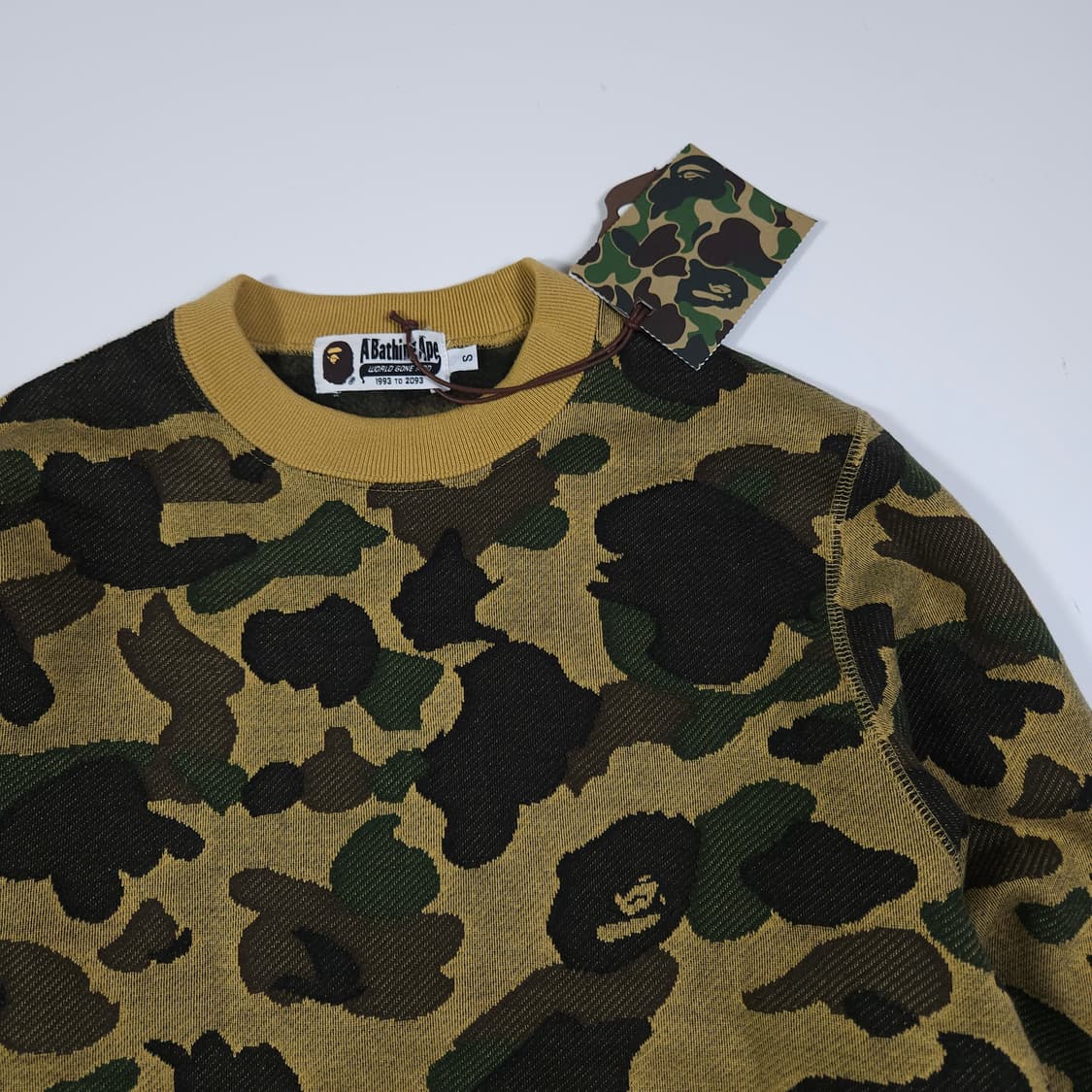 베이프 카모 맨투맨  상품이미지2