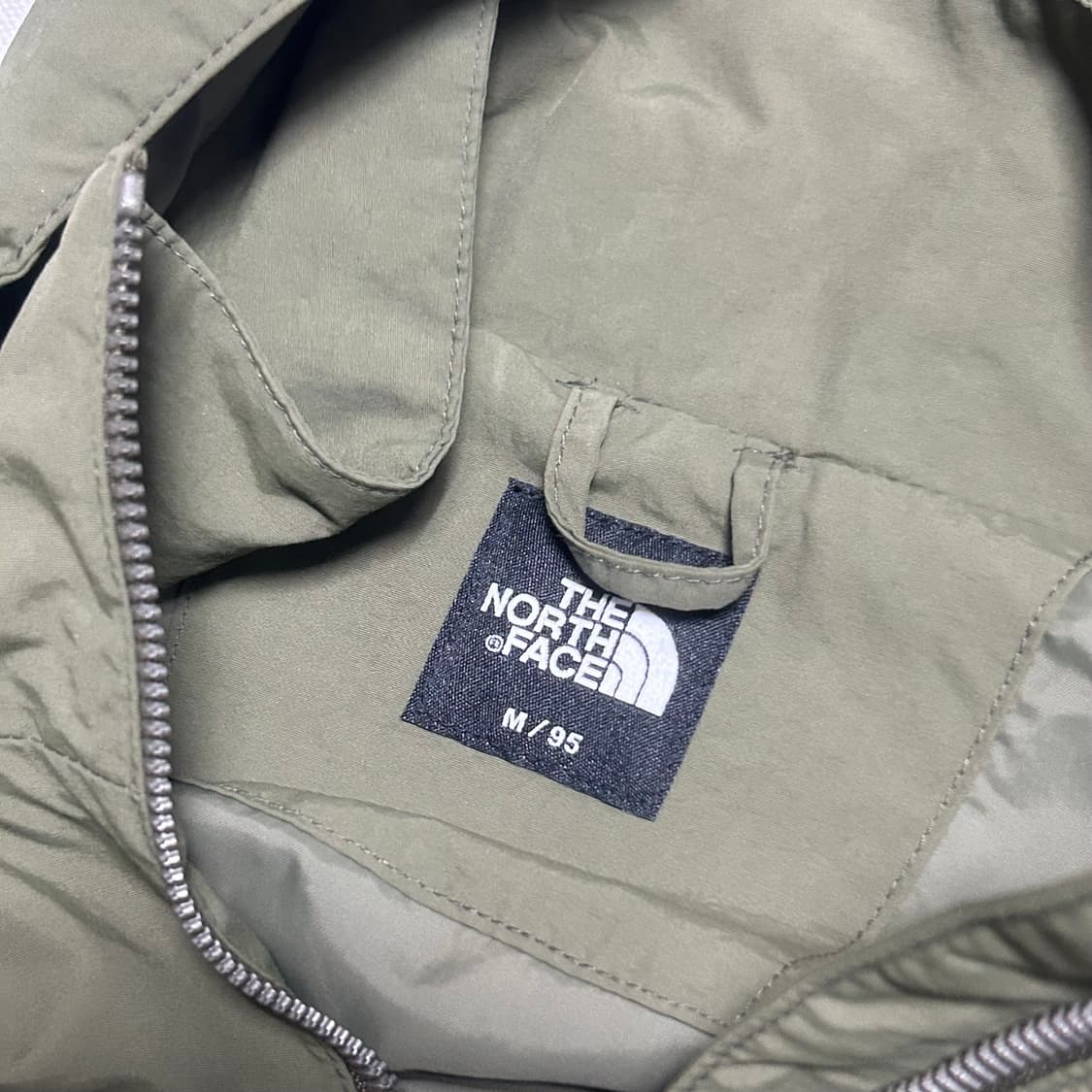 M 노스페이스 카키 후드 바람막이 상품이미지4