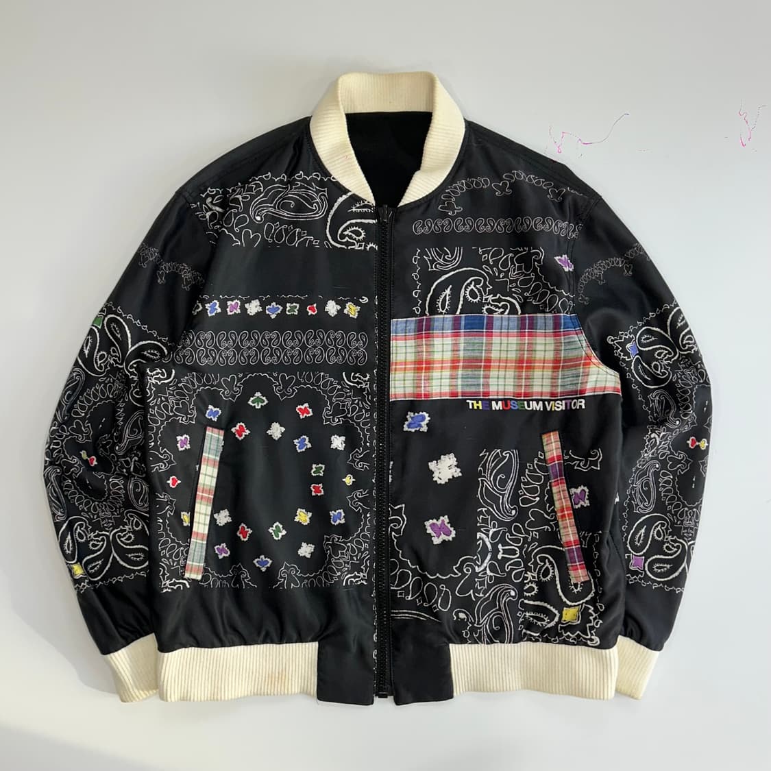 The museum visitor 더 뮤지엄 비지터 반다나 리버시블자켓 상품이미지3