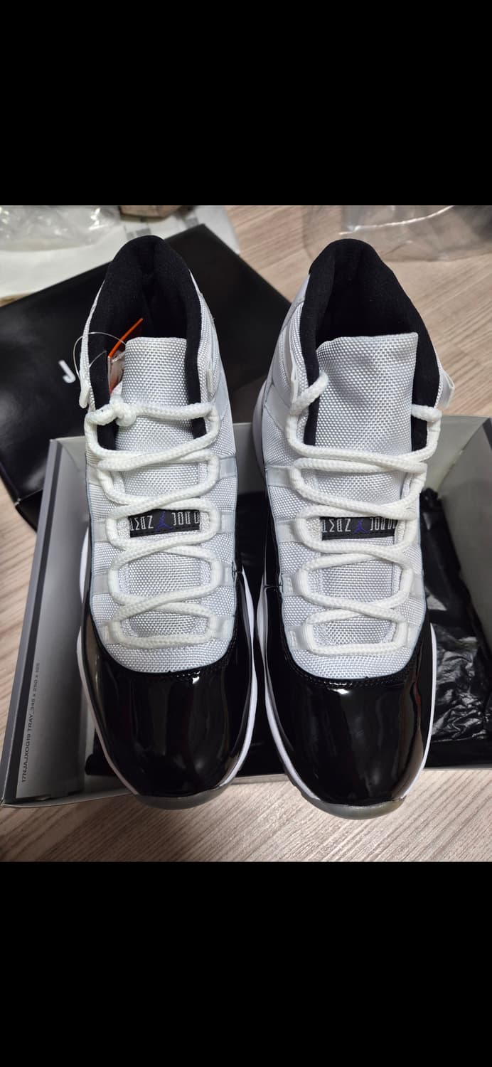 에어조던11 콩코드 팝니다.새상품 275사이즈 상품이미지1