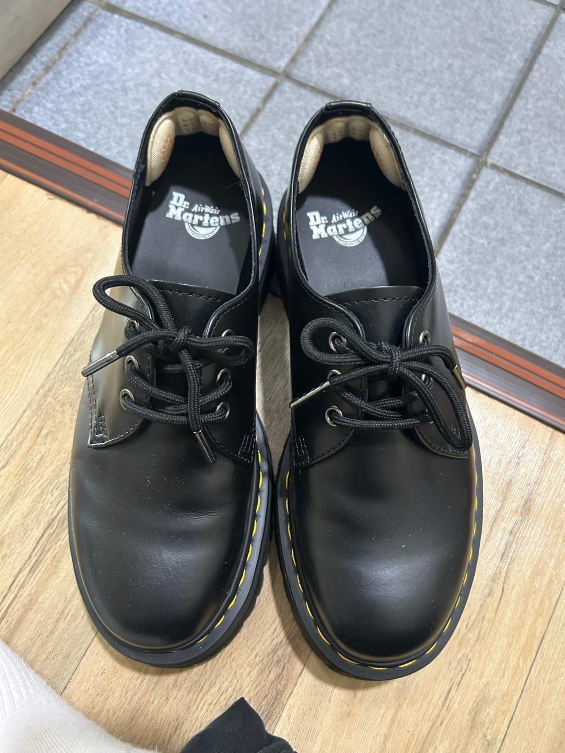 닥터마틴 1461 쿼드 블랙 UK8 270 상품이미지2