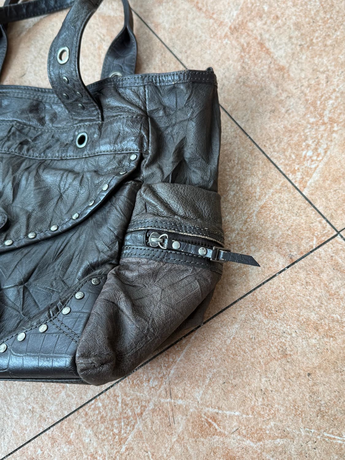 톰보이 빈티지 스터드 브라운 가죽 숄더백  상품이미지3