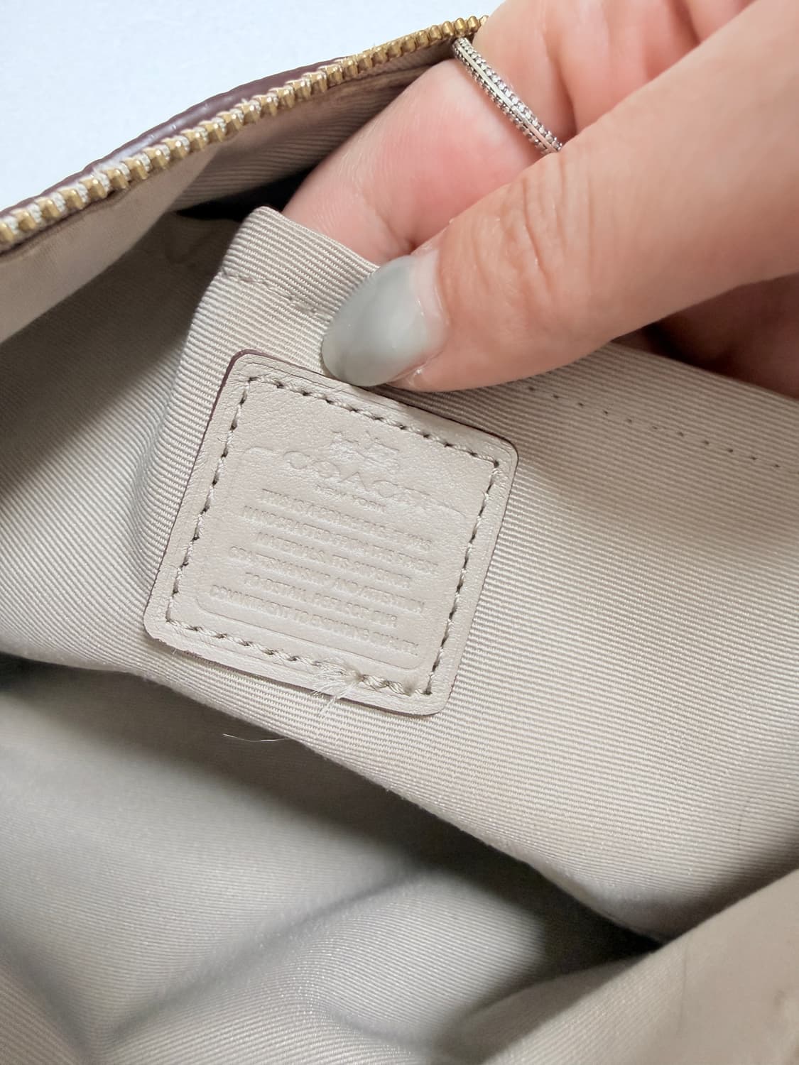 코치 정품 베이지 크로스백 / 슬림 미니백 / 데일리 추천 (상태최상) 상품이미지7