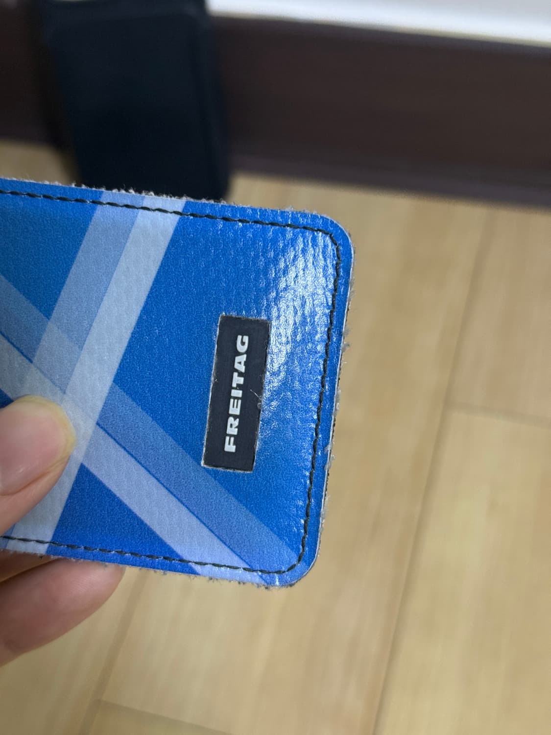 [F380] 프라이탁 저스틴 블루 전사  + 아이폰 16프로 케이스 상품이미지3