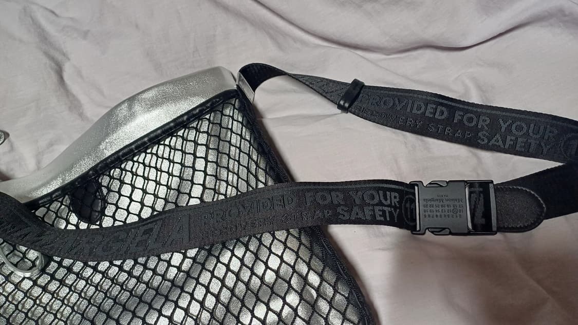 [새제품] 마르지엘라 메탈릭실버 숄더백 파우치 크로스백 가방 클러치백 상품이미지3