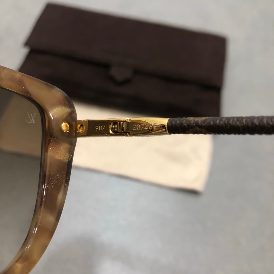 루이비통 모노그램 폴딩 선글라스 상품이미지5