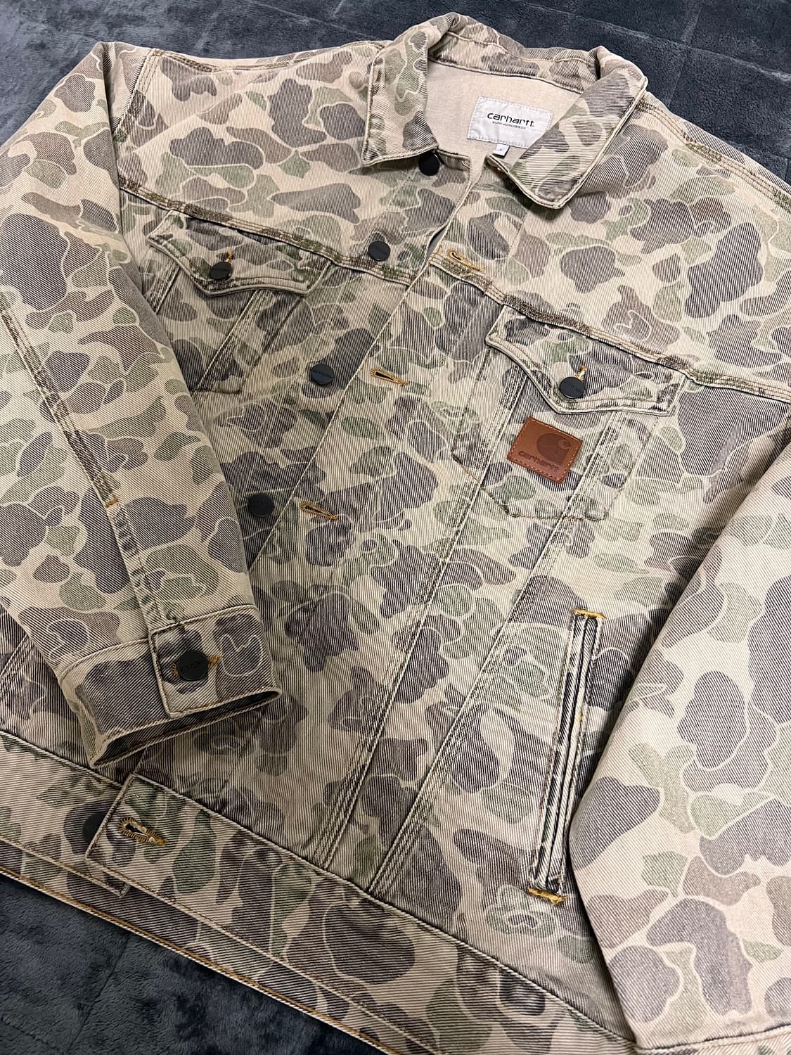 칼하트윕 덕 헬스톤 자켓 카모 덕 상품이미지1