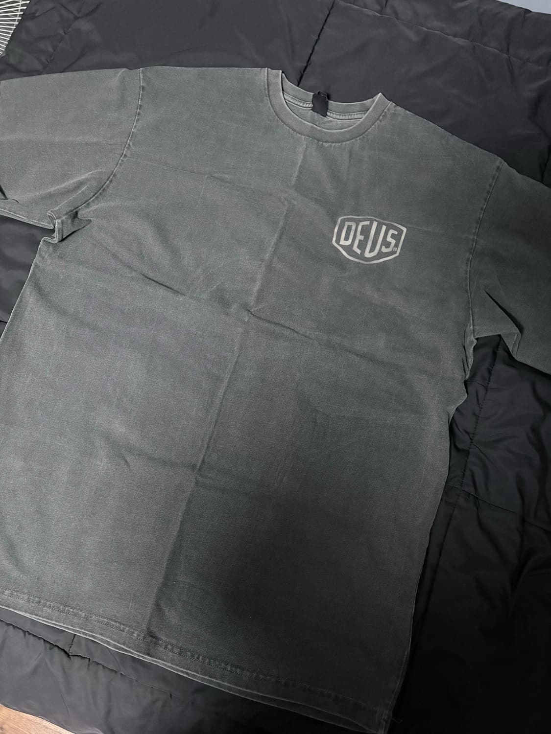 L 데우스 엑스 마키나 서울 워시드차콜 상품이미지1