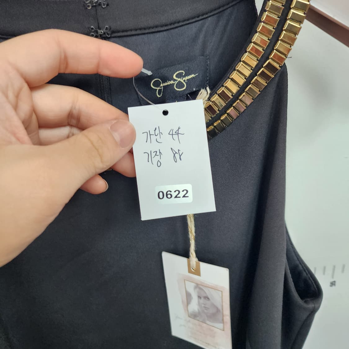 제시카심슨 블랙 홀터넥 금장 장식 원피스 상품이미지10