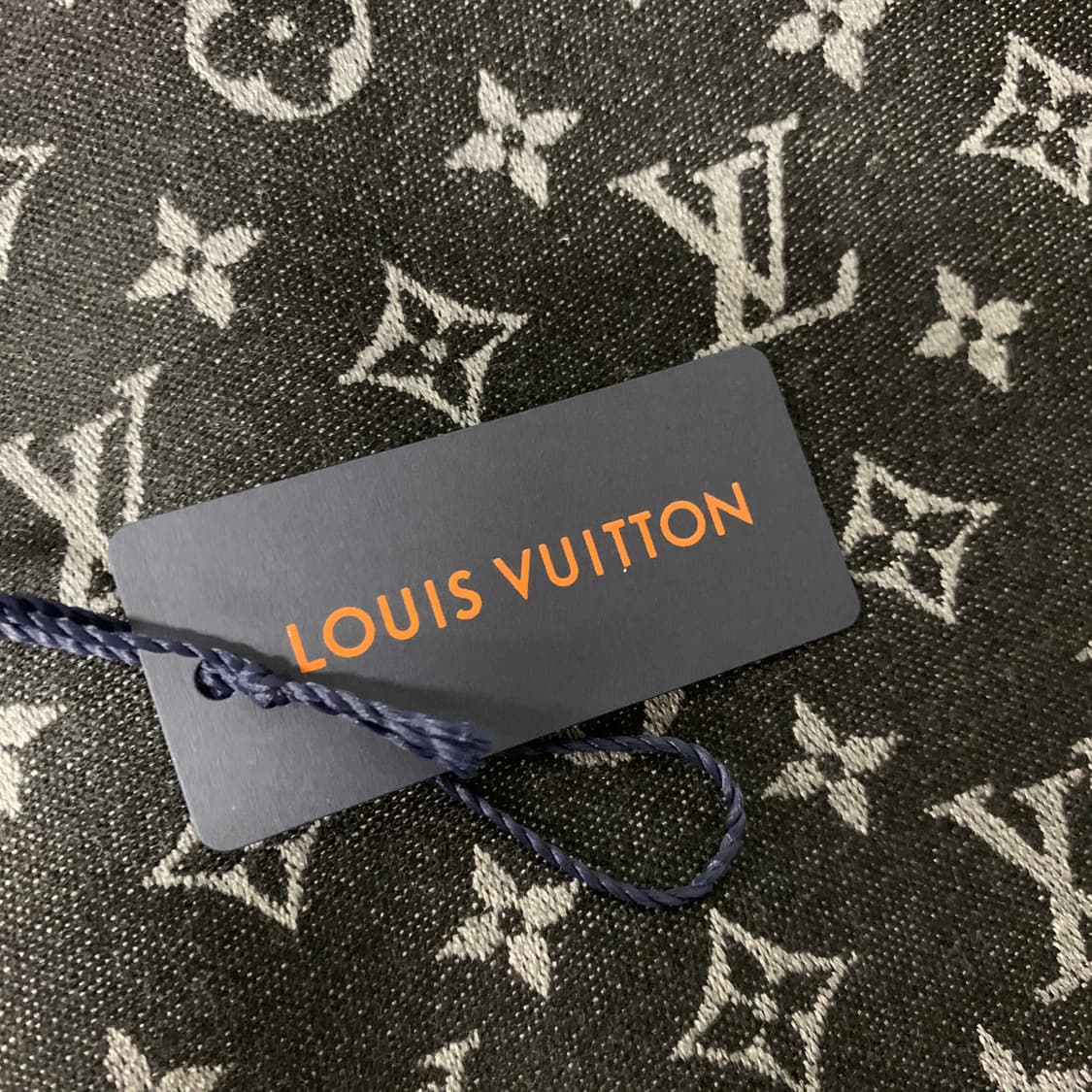 21SS 루이비통 시그니쳐 모노그램 머플러 상품이미지5