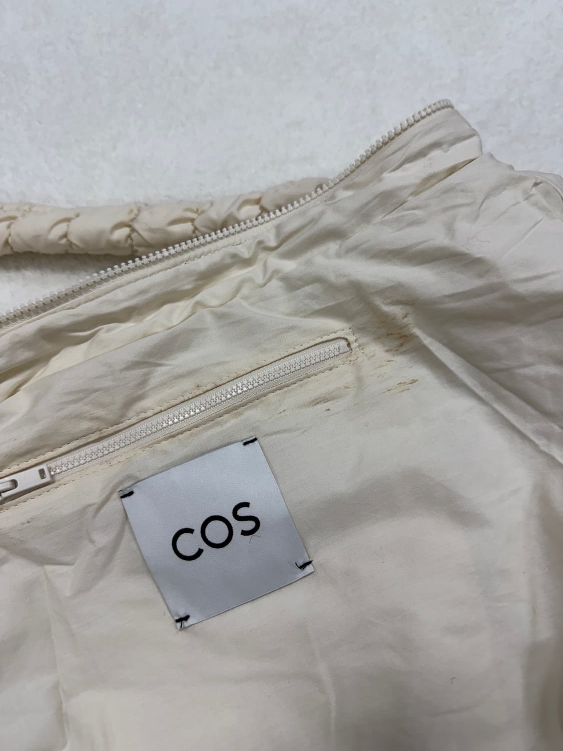 COS 퀼티드 구름백 오버사이즈 상품이미지8